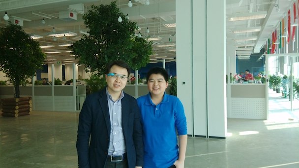 跟着谷歌眼镜逛下小米网新办公楼